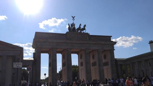 Бранденбурские ворота. Берлин. 2018 смотреть онлайн