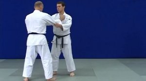 (Дэ-аши-барай) De ashi barai - Боковая подсечка под выставленную ногу