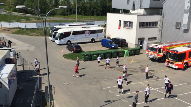 Хоккеисты сборной России поиграли в футбол на разминк смотреть онлайн