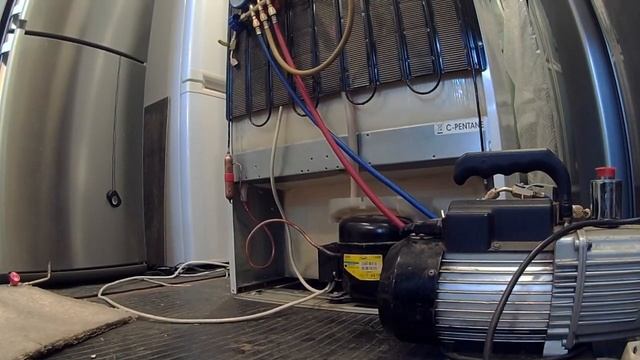 Ремонт холодильника Indesit часть 5. (заправляем хладагентом) смотреть онлайн