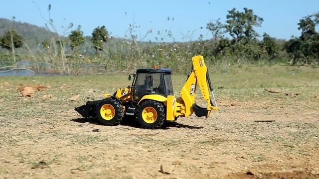 Экскватор пришёл на помощь тракторам в яме смотреть онлайн