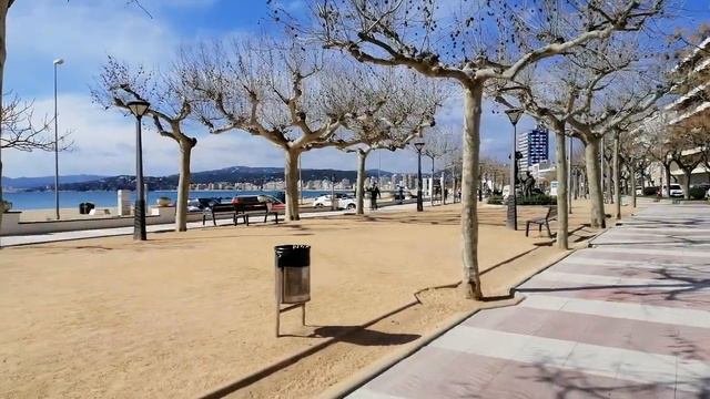 Паламос-городок на побережье Средиземного моря. Там наш районный Госпиталь,где принимают специалист смотреть онлайн