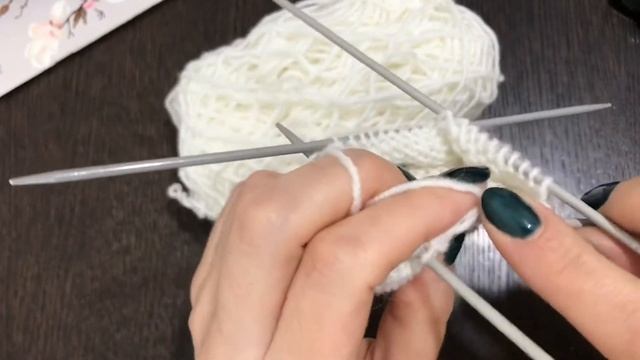 Носочки для малышей( 6-9 месяцев) из тёплой пряжи. смотреть онлайн