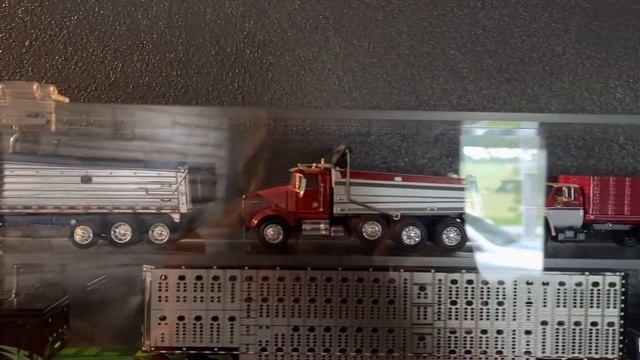 Part 2 collection tour. 1/32 tractors and 1/64 DCP trucks. смотреть онлайн