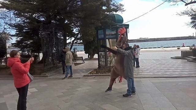 Весна в Ялте. Покупаю жене цветы на 8 марта. Цены в Ялте. Крым 2021 смотреть онлайн