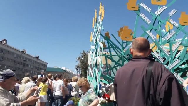 Псков празднует, очень много иностранцев|Псков Ганза|"39-е Международные Ганзейские дни в пскове"| смотреть онлайн