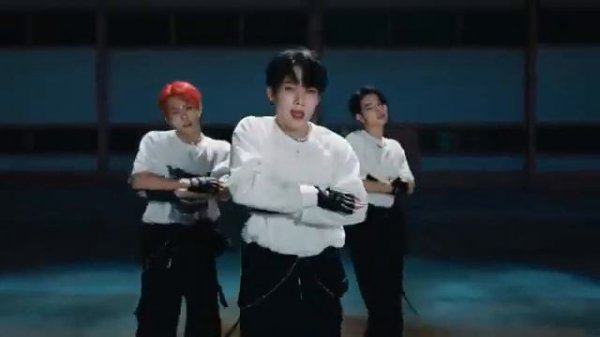 enhypen future perfect ( pass the mic)