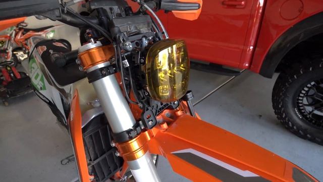 Rigid Adapt XE Moto Light Installation and First Night Ride on KTM смотреть онлайн