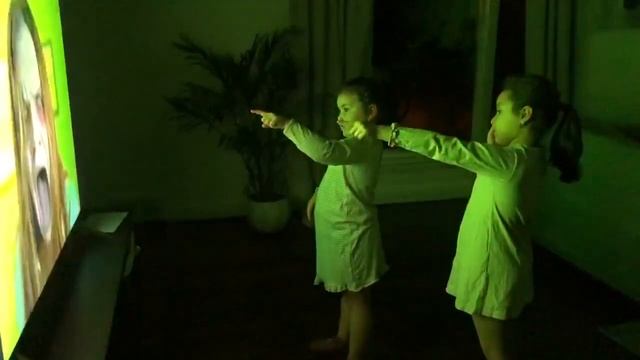 Scary Maze Game Prank (FUNNY) смотреть онлайн
