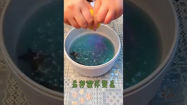 王奶奶不僅剋扣燕子的生活費給孫子買零食，還虐待她不讓吃，還欺負推到她！【上官浩辰】 смотреть онлайн