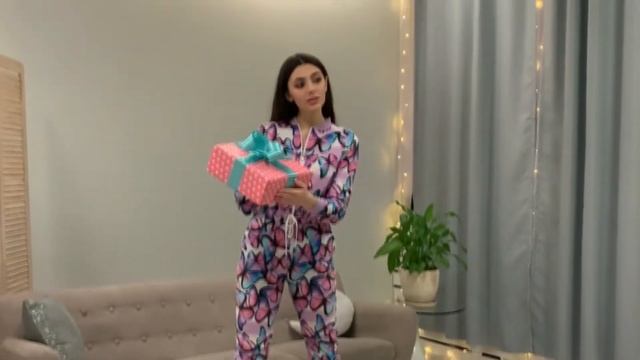 Пижама с карманом на попе Яркие бабочки смотреть онлайн