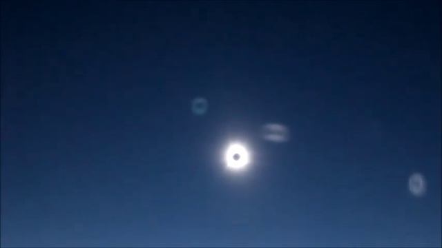 Сотовая земля. Замена лампочки - Солнца. Снято на камеру с самолета. смотреть онлайн