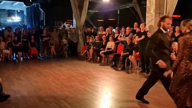Макс Извеков и Катерина Зак, выступление в Планетанго на милонге “A Bailar” октябрь 2023 3-4 смотреть онлайн
