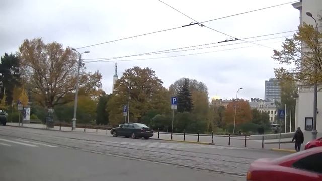 трое с шаром на крыше в РИге 18 10 2014 смотреть онлайн