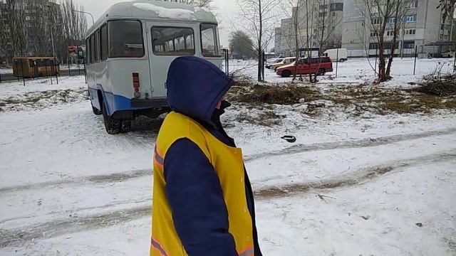 Павлоград, 22 ноября 2018 года. КП Затишне мисто демонстрирует новый метод борьбы с амброзией смотреть онлайн