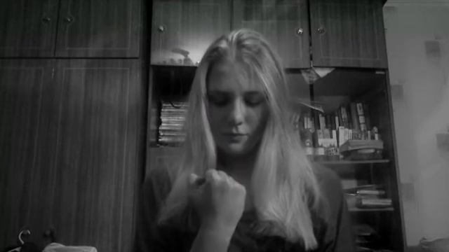 У ДЕВОЧКИ ЗАГОРЕЛИСЬ РУКИ!!! СЛАБОНЕРВНЫМ НЕ СМОТРЕТЬ!! смотреть онлайн