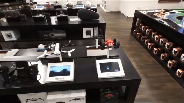 Harvey Nichols Tech Store смотреть онлайн