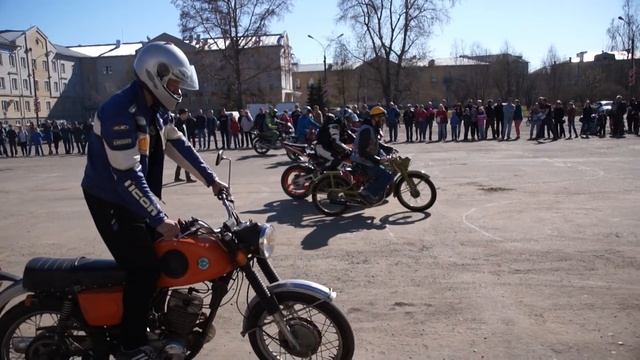 Отрывок конкурсной программы "Самая медленная езда" (продолжение) г. Котлас 01.05.2016 смотреть онлайн