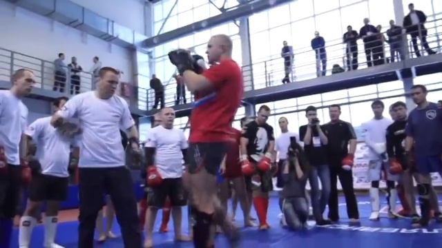 Лоу кики и ударка Фёдора Емельяненко смотреть онлайн