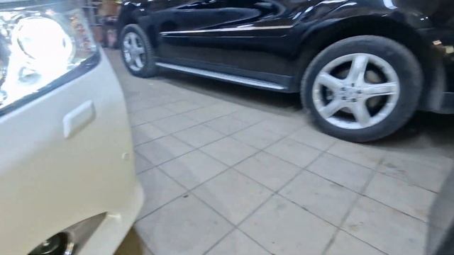 Toyota Camry Замена линз на двухчиповые Zorkiy Bengal Tiger F40 5000K, замена ПТФ на BF-300 BI-LED смотреть онлайн
