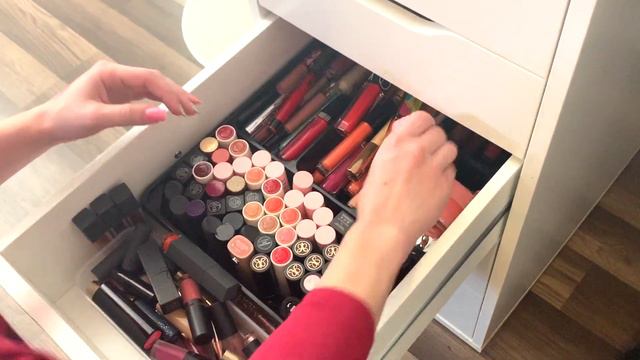 TWIN SISTER SHOPS MY TJ MAXX MAKEUP STASH смотреть онлайн