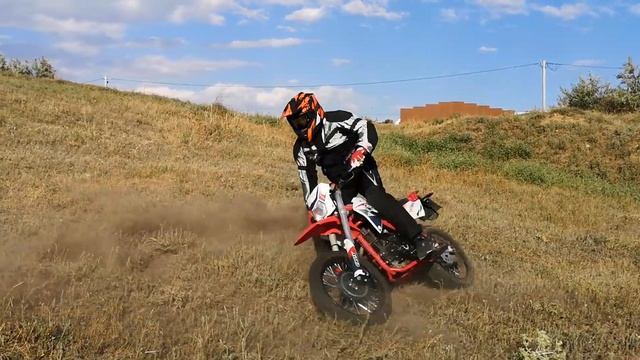 Купил мотард и сразу в бой! Skybike crdx200 смотреть онлайн