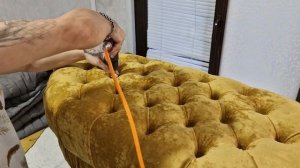 Установка пуговиц в банкетку. Пуговицы без ниток