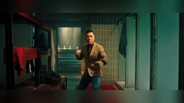 Донни Йен пришел за своим учеником бой в раздевалке из фильма Большой брат (2018 год) смотреть онлайн