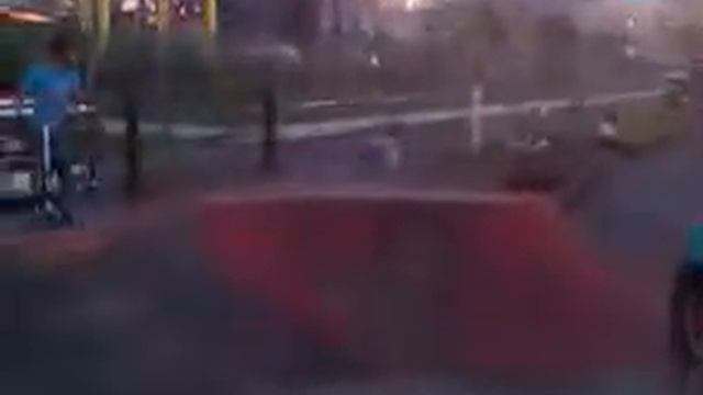 ХАЧ С ТРЮКОВЫМ САМОКАТОМ В СКЕЙТ ПАРКЕ СМОТРЕТЬ ВСЕМ!!!!!!!!1! ТРЕШ!!!!! смотреть онлайн
