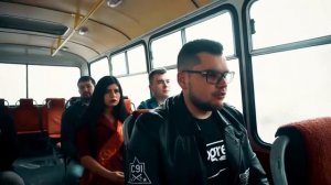 Несколько крутых пародий, на песню тает лёд:)