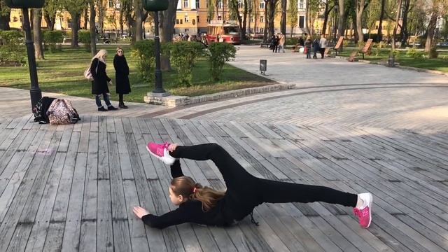 Реакция людей на гимнастику в публичных местах!!! смотреть онлайн