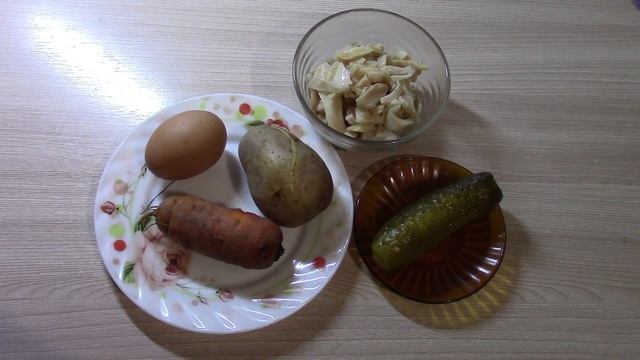 САЛАТ С МАРИНОВАННЫМИ ШАМПИНЬОНАМИ смотреть онлайн