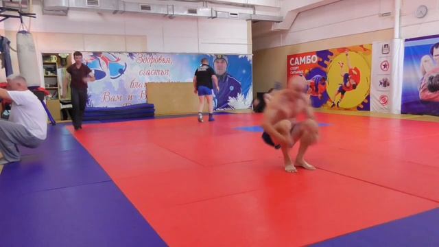 Как тренироваться правильно. Или добро пожаловать к нам в школу самбо. смотреть онлайн
