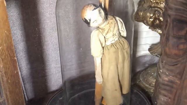CONOCI A LA MUÑECA ANNABELLE Y OTROS OBJETOS EMBRUJADOS DEL MUSEO DE LOS WARREN | SARA KAT BLANDON смотреть онлайн