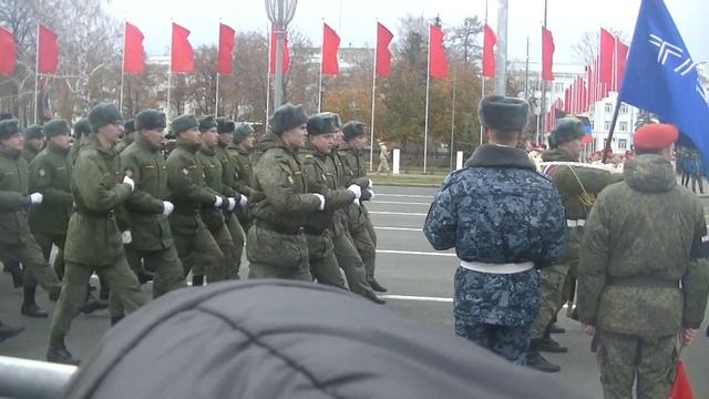Парад Памяти прошел в запасной столице СССР. смотреть онлайн