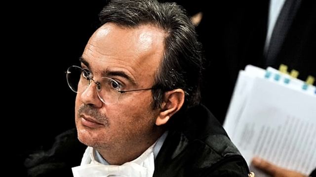 Luigi Giuliano: Calò, Calvi ed il furto al Caveau. смотреть онлайн