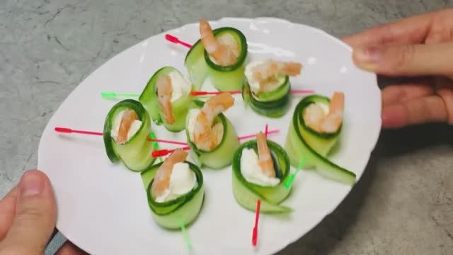 Нежнейшая, вкуснейшая и простая в приготовлении закуска - роллы из огурцов с креветками и сыром