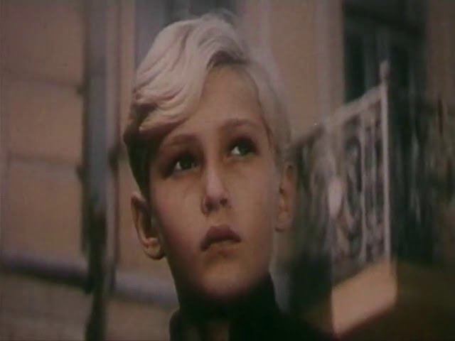 Песня о юном барабанщике (Маленький барабанщик) смотреть онлайн