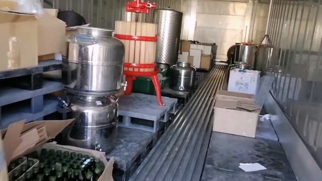 Переработка винограда Каберне Совиньон. Закладка виноматериала на мацерацию смотреть онлайн