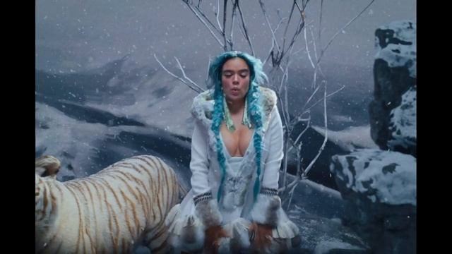 Tiësto & Karol G - Don't Be Shy (Official Music Video).mp4 смотреть онлайн