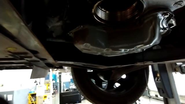 Renault Captur 1.2 oil and oil filter change part 2 смотреть онлайн