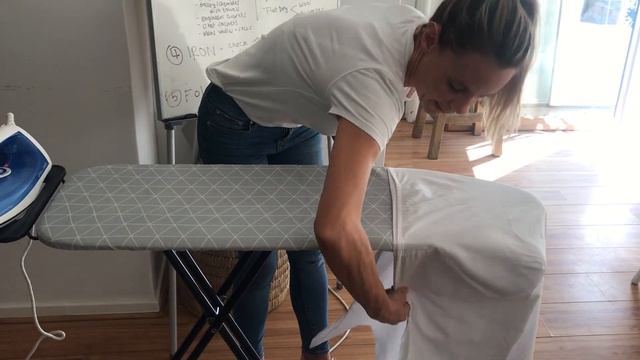G2G TRAINING VID - How to iron a fitted sheet смотреть онлайн