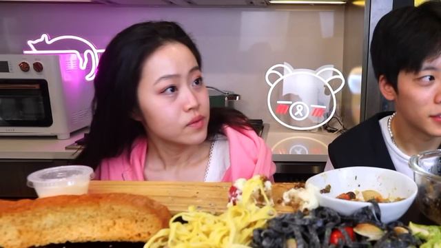 He can make dead people walk again - The MYSTERIOUS CORPSE WALKER | Squid Ink Pasta Mukbang смотреть онлайн