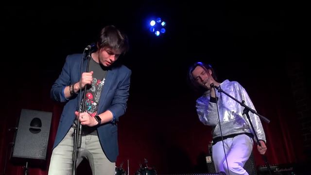 Ярослав Баярунас и Александр Казьмин - Я здесь /Клуб Алиби, 30-05-2018/ смотреть онлайн