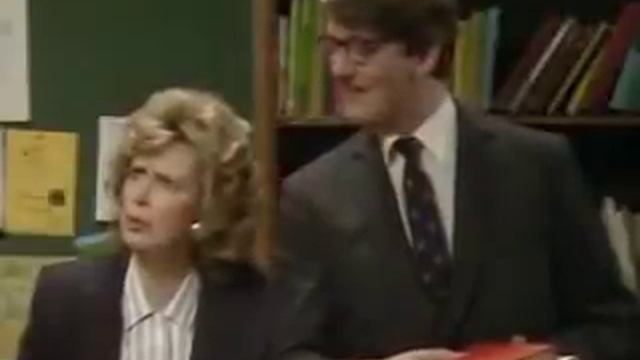 Патриотизм и цензура - шоу Фрая и Лори смотреть онлайн