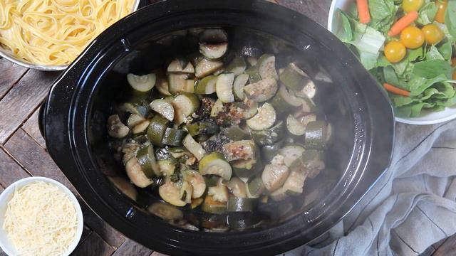 Slow Cooker Zucchini Bolognese 🥒🍝 смотреть онлайн