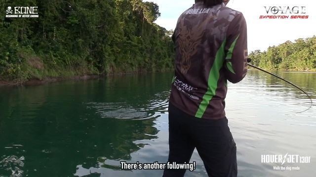 Explosive Topwater Papuan Spot Tail Bass! BONE Voyage Expedition Series Travel Rod wins! смотреть онлайн