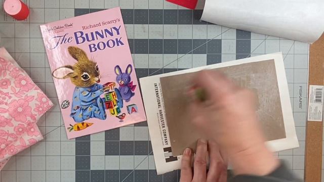 HOW TO BUILD A JOURNAL DAY 1 Little Goldens Book makeover #100dayproject2024 #papercraft смотреть онлайн