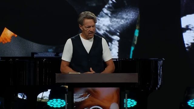Aiming at Heaven While Living on Earth - Colossians 3:1-4 - Skip Heitzig смотреть онлайн
