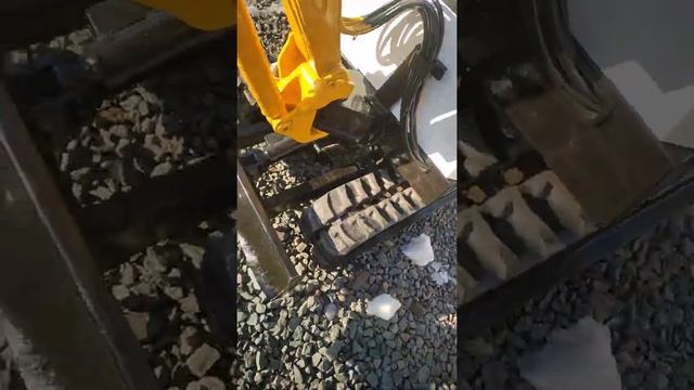 экскаватор Yanmar B17